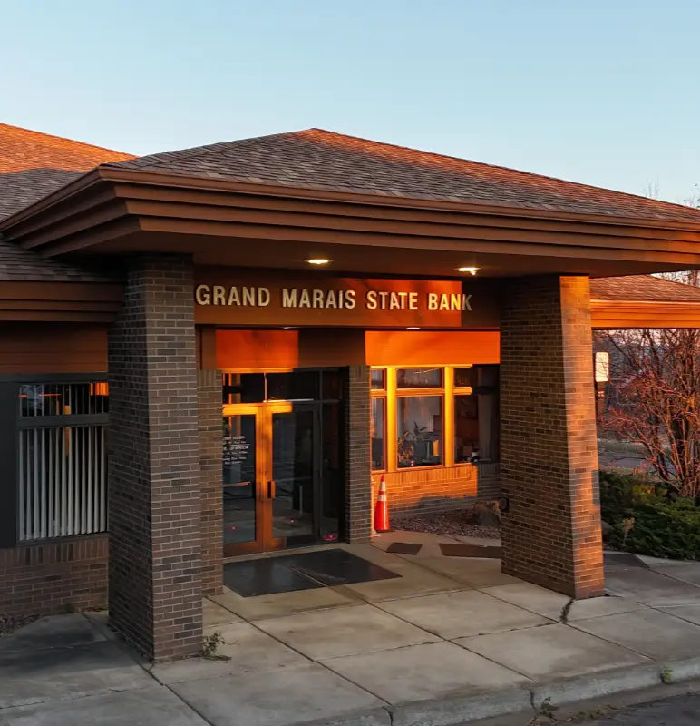 front entry of grand marais state bank's grand marais location